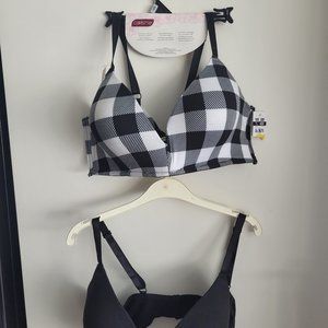 NWT set of 2 Carisma bras wire free bra 42D